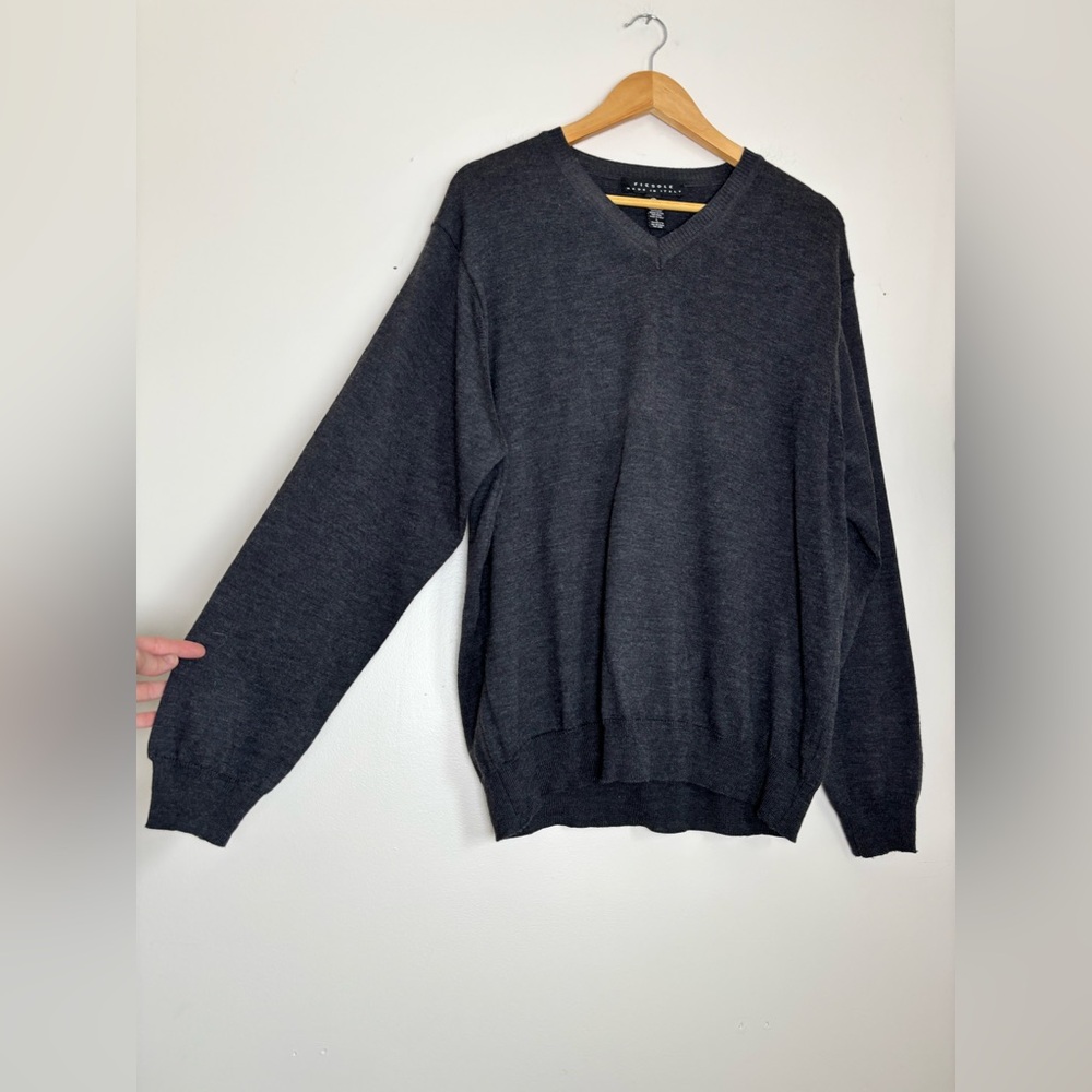 Fiesole Merino Wool Vneck Pullover In Charcoal - Picture 2 of 5